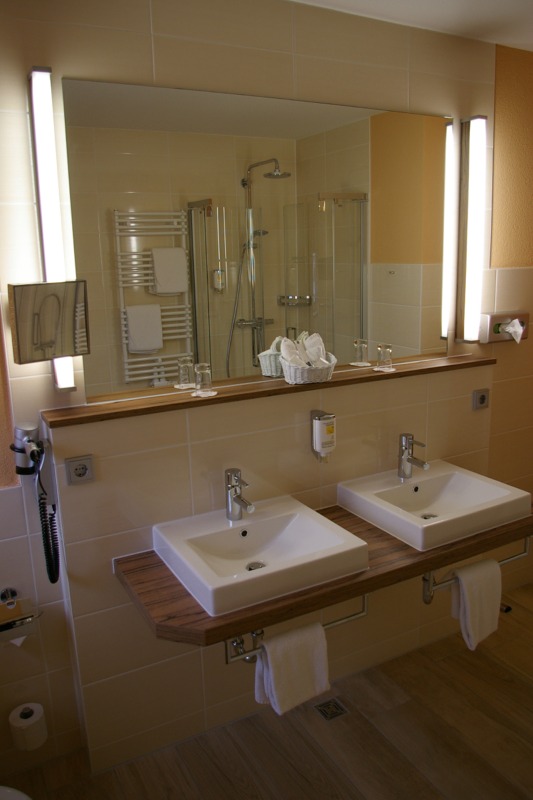 Hotel Bad Renovieren ohne das Budget aus den Augen zu verlieren